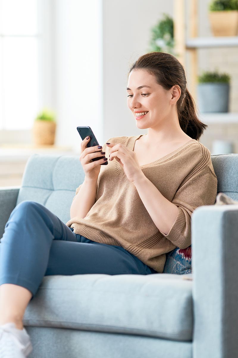 Frau mit dem Smartphone